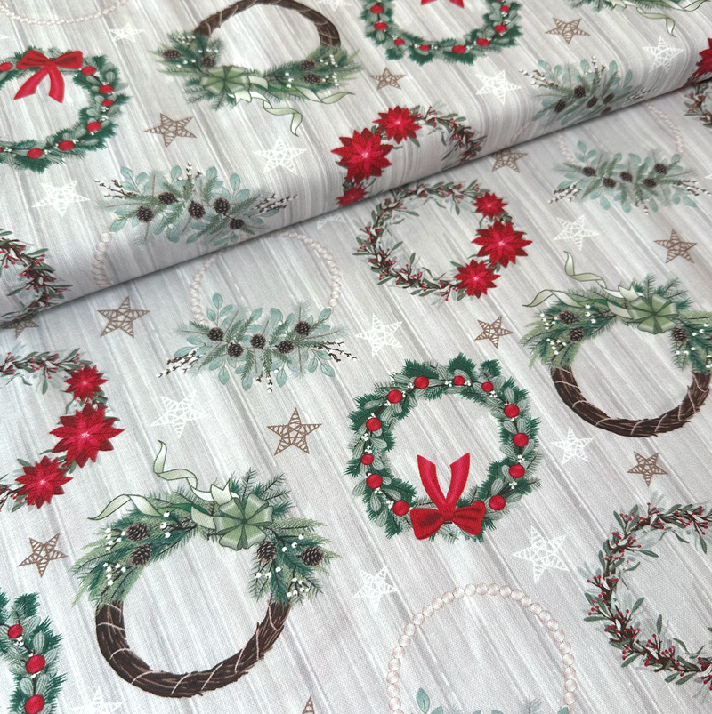 Xmas Wreath 100% Organic Cotton fabric, 112cm wide - Sold Per 1/2 Metre