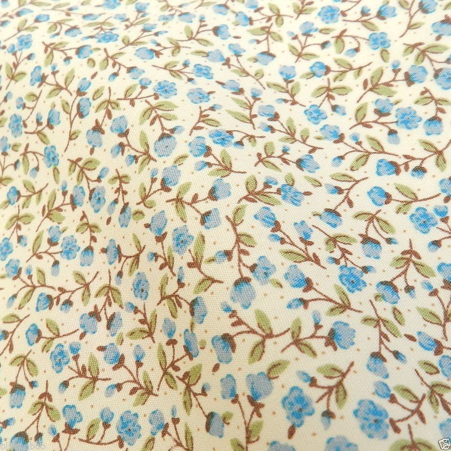 Small print floral fabric 100% cotton poplin, sold per 1/2 Metre